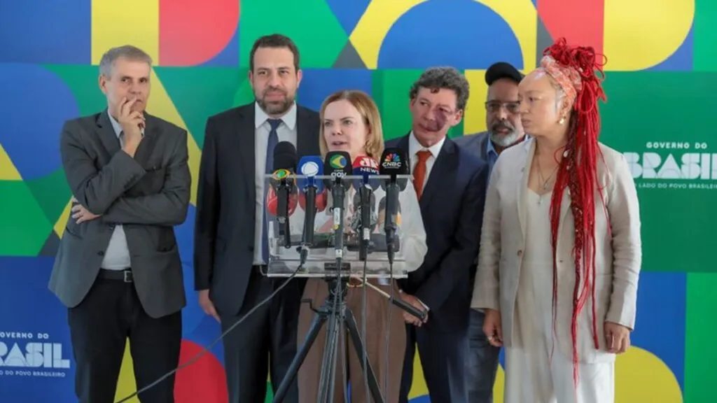 fim escala 6x1 1 1024x576.jpg